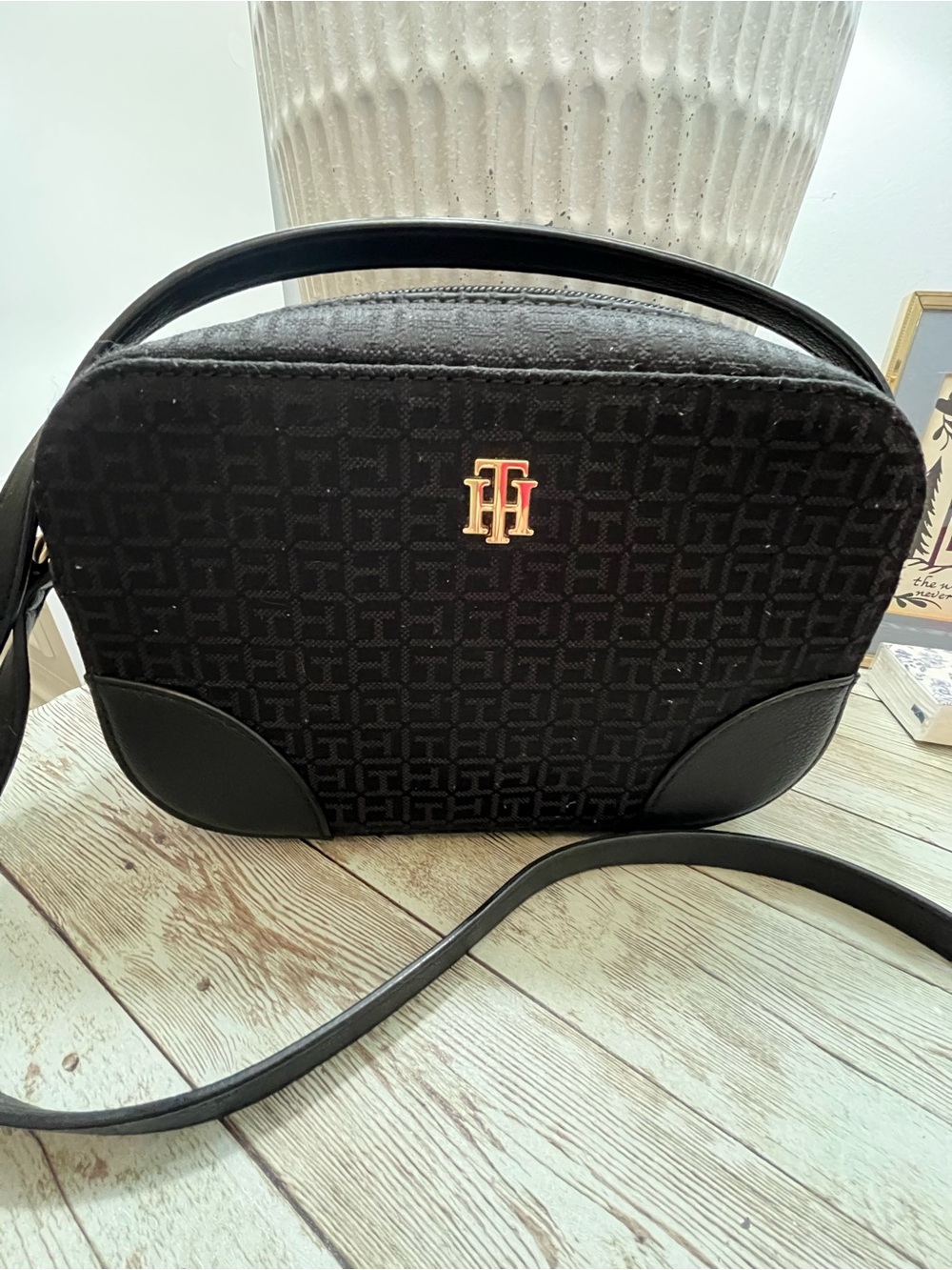 Timmy Hilfiger crossbody purse